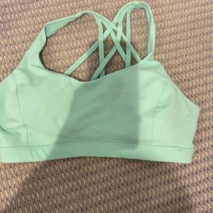 Lululemon free to be sports bra